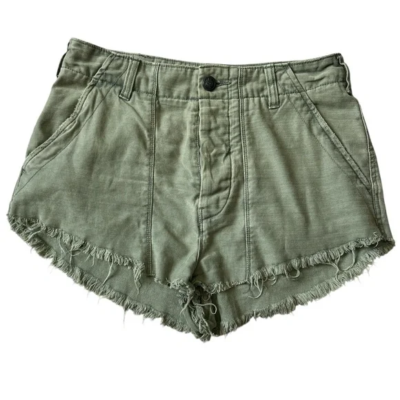 Free People Distressed Boho Revival Cargo Shorts Women’s Size 6 100% Cotton - Picture 1 of 5